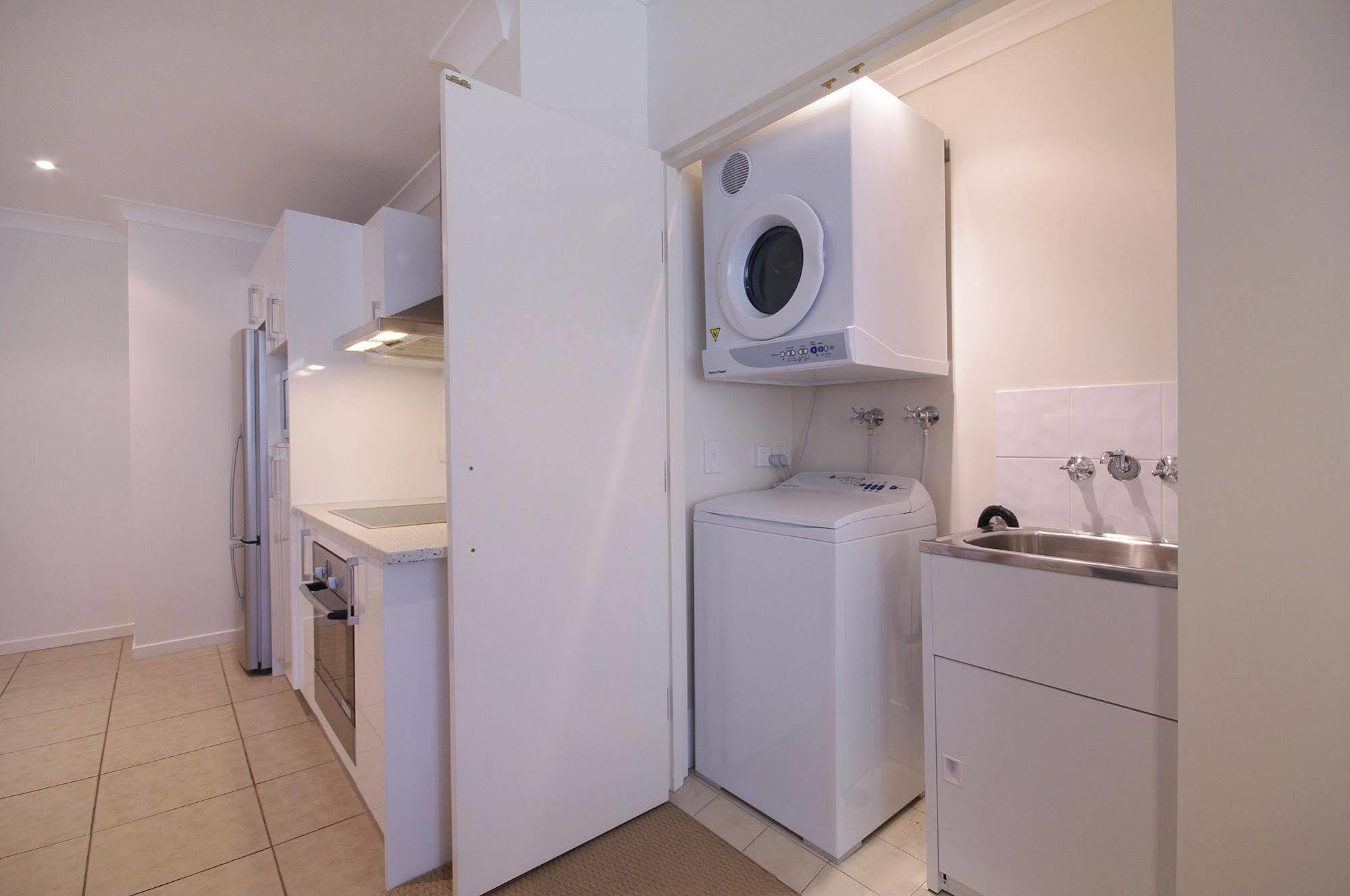 Macquarie Waters Boutique Apartment Hotel Порт-Маккуори Экстерьер фото