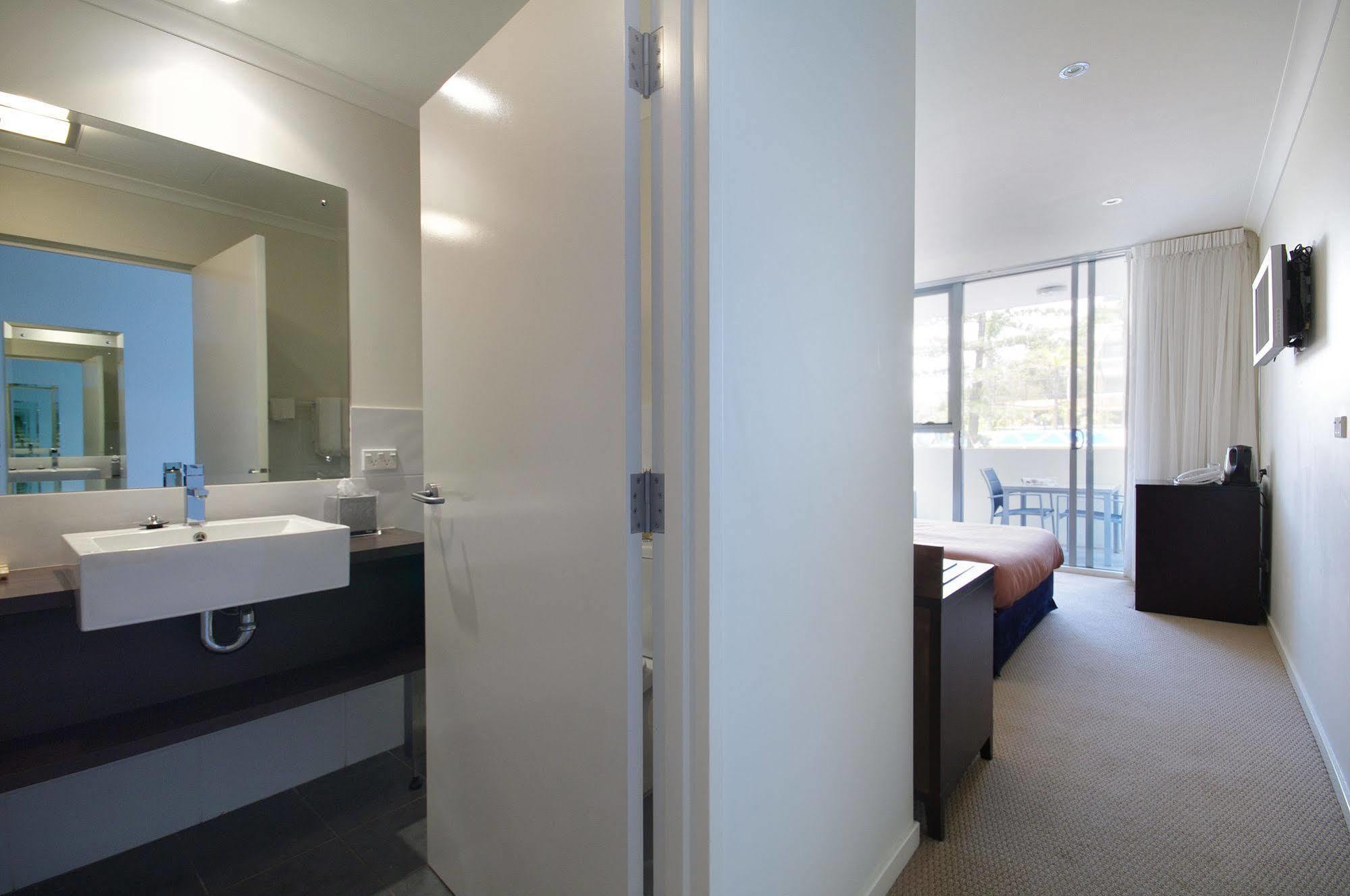 Macquarie Waters Boutique Apartment Hotel Порт-Маккуори Экстерьер фото